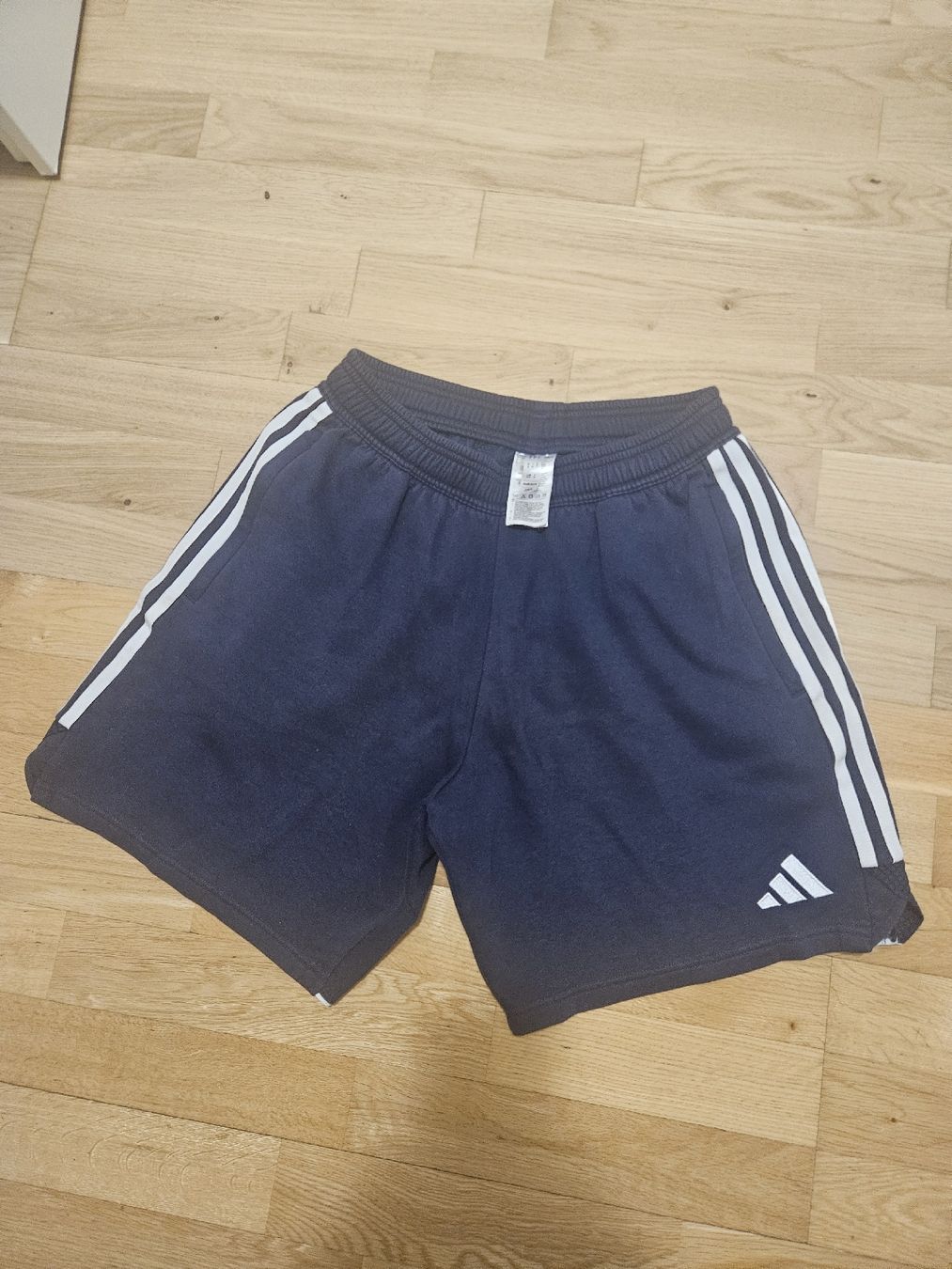 Adidas Pantaloni: Adidas Shorts Hose Gr.M  – Usato da Emmenbrücke venduto da TopGato