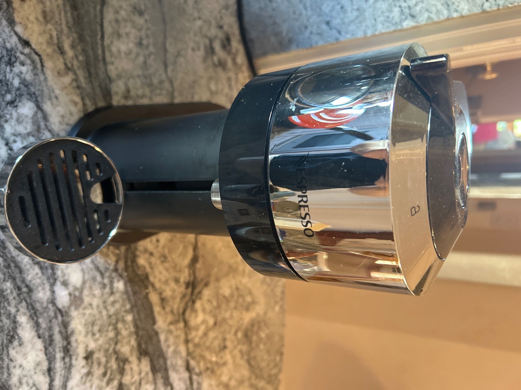 Nespresso Macchine per caffè & Macchine per espresso: Nespresso Vertuo – Usato da Genève venduto da ion_xr9g 4