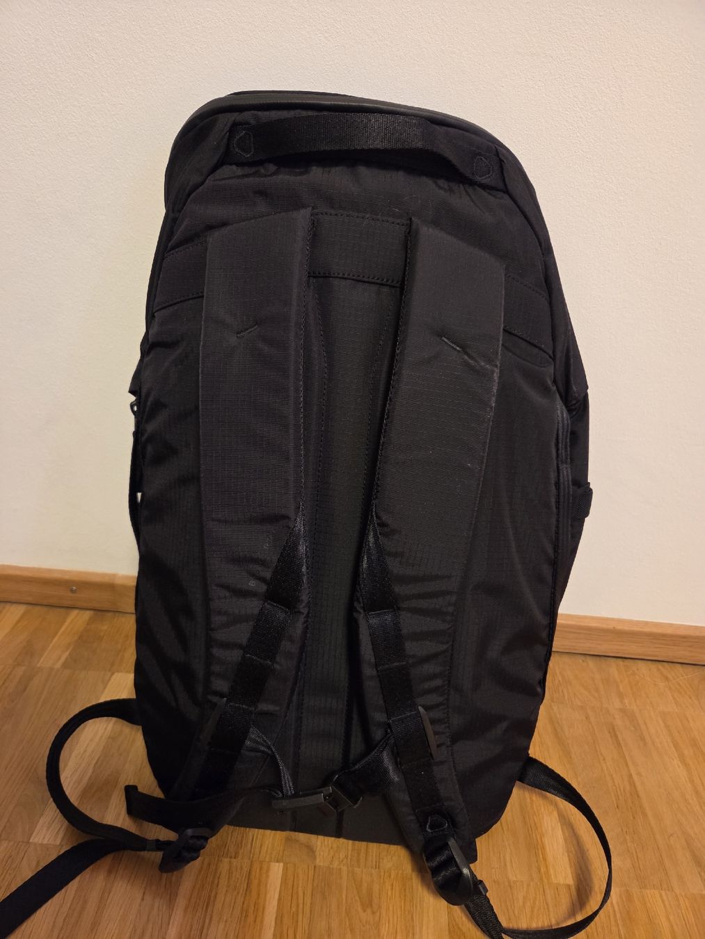 Zaini: Able Carry Daybreaker 2 – Nuovo (secondo la descrizione) da WINTERTHUR venduto da NikosBako 1