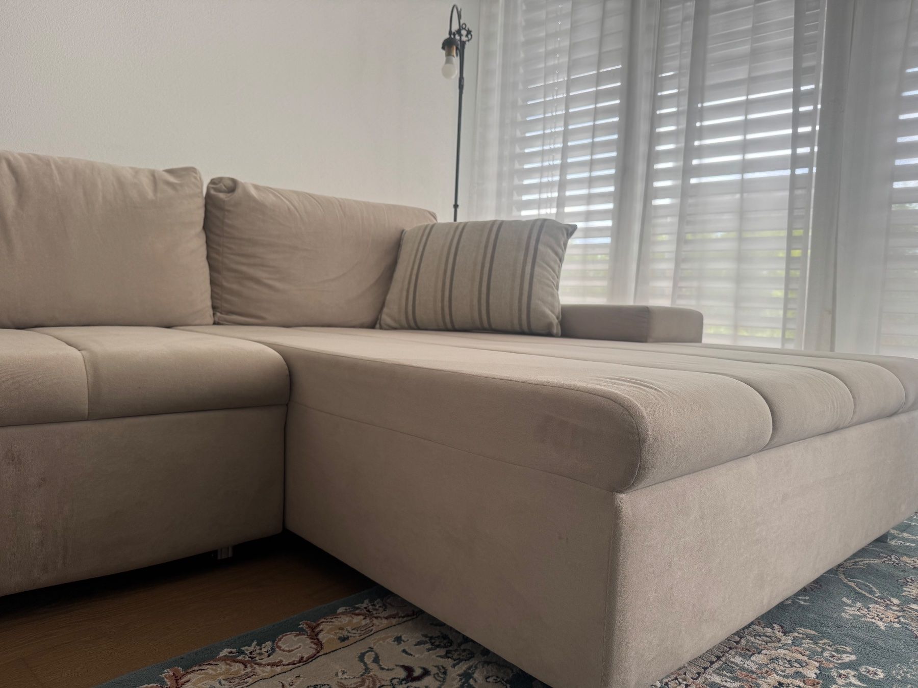 Divani: Wohnlandschaft / Ecksofa in Beige / Samtweiss – Usato da Wohlenschwil venduto da koe_fhd9 6