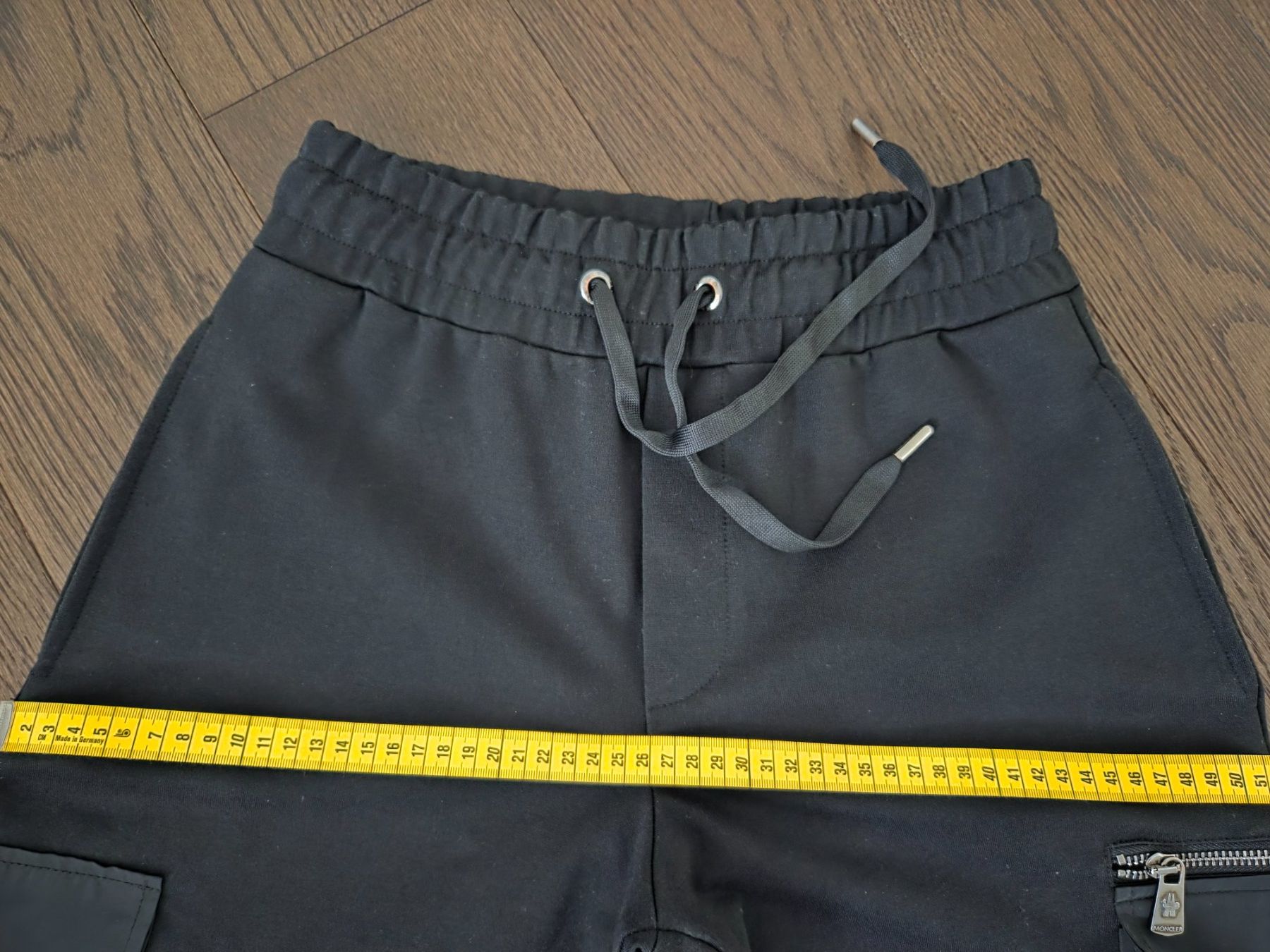 Moncler Pantaloni: MONCLER Hose GR S Baumwolle – Usato da Luzern venduto da annabelle25 8