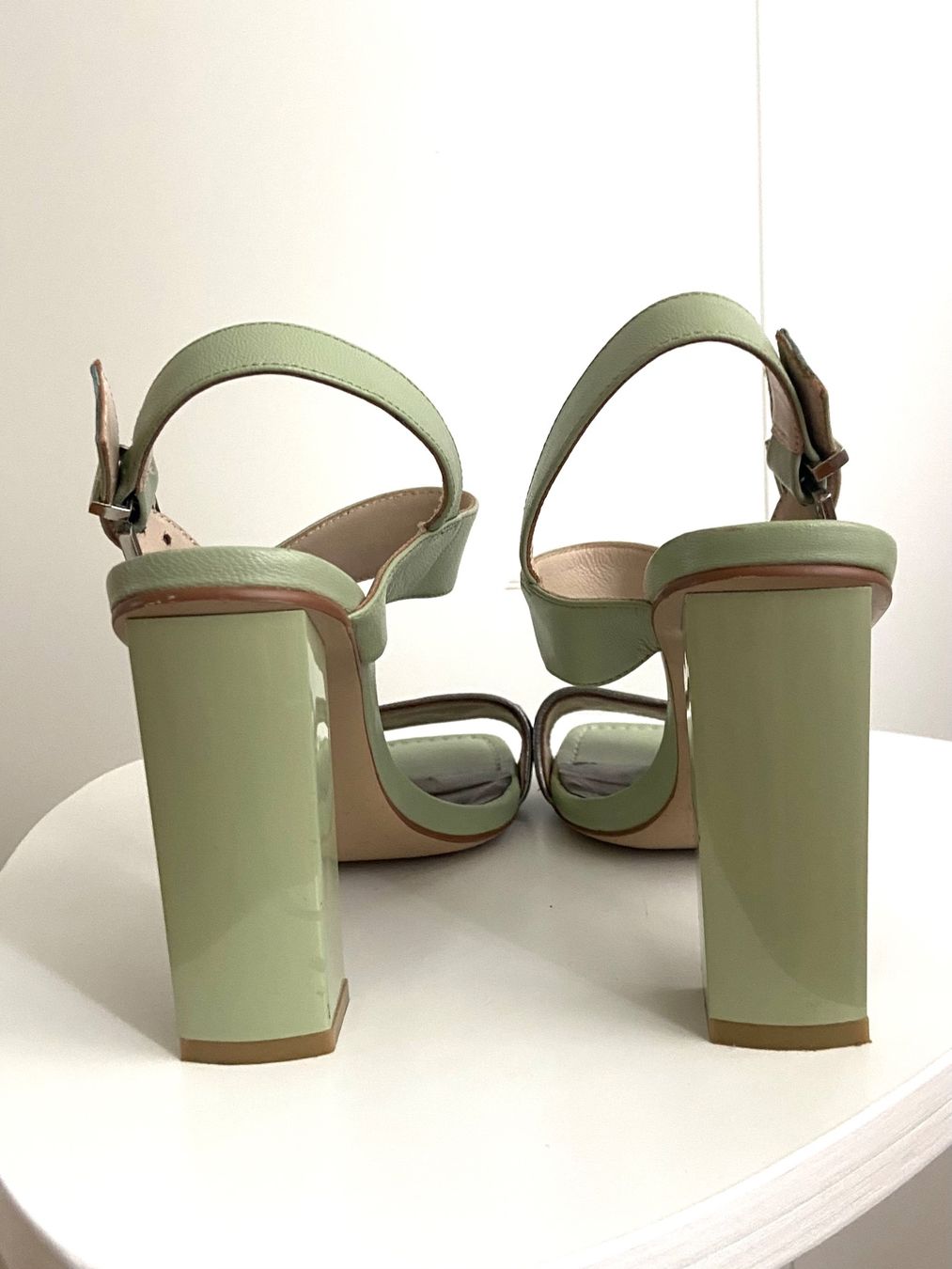 Scarpe da donna: Ledersandalen (37) – Nuovo (secondo la descrizione) da Wallisellen venduto da val_mtp5 2