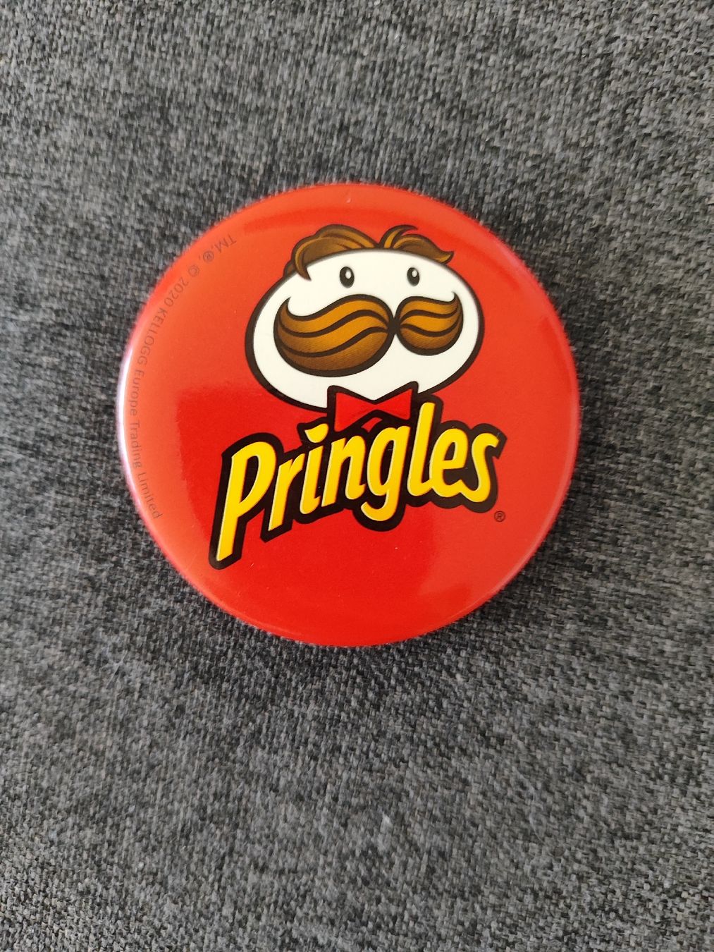 Plaquettes & Badges: Ouvre-bouteille Pringles  – D'occasion à Ursy par Sebastien-85