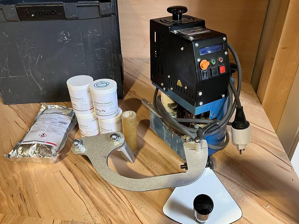 Tutte le macchine: Colleuse de chant portable – Usato da Lausanne venduto da jer_9jvj 2