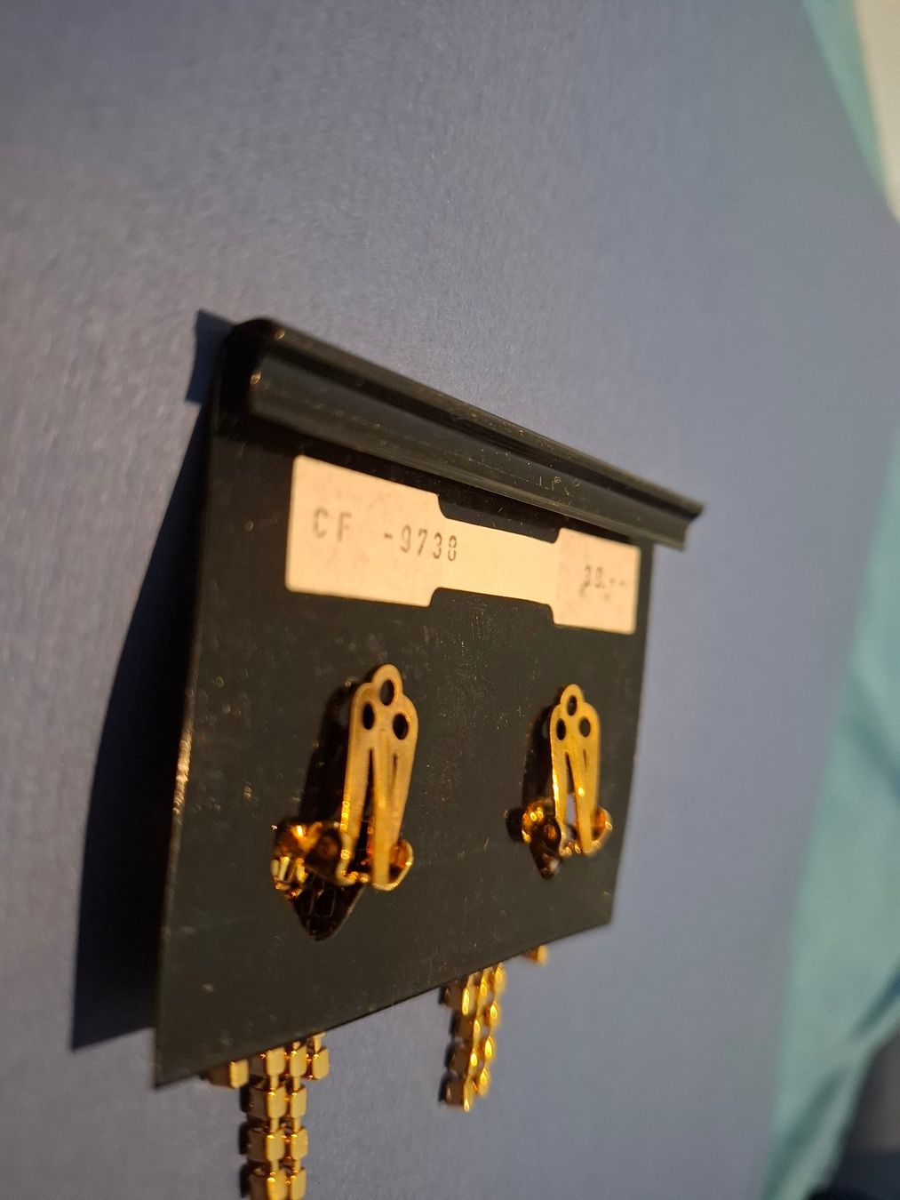 Ohrringe & -stecker: Ohrclips goldfarben mit Strass – Gebraucht aus Birmensdorf ZH von M4rwin 2