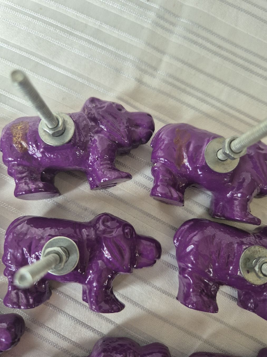 Tutte le decorazioni: Rice DK metal, purple hippo knobs with screws  – Usato da Zürich venduto da mrs_kz6n 5