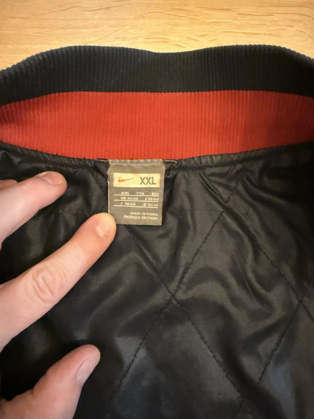 Nike Giacche: Nike Bomberjacke LeBron James – Usato da Luzern venduto da taubme12 1