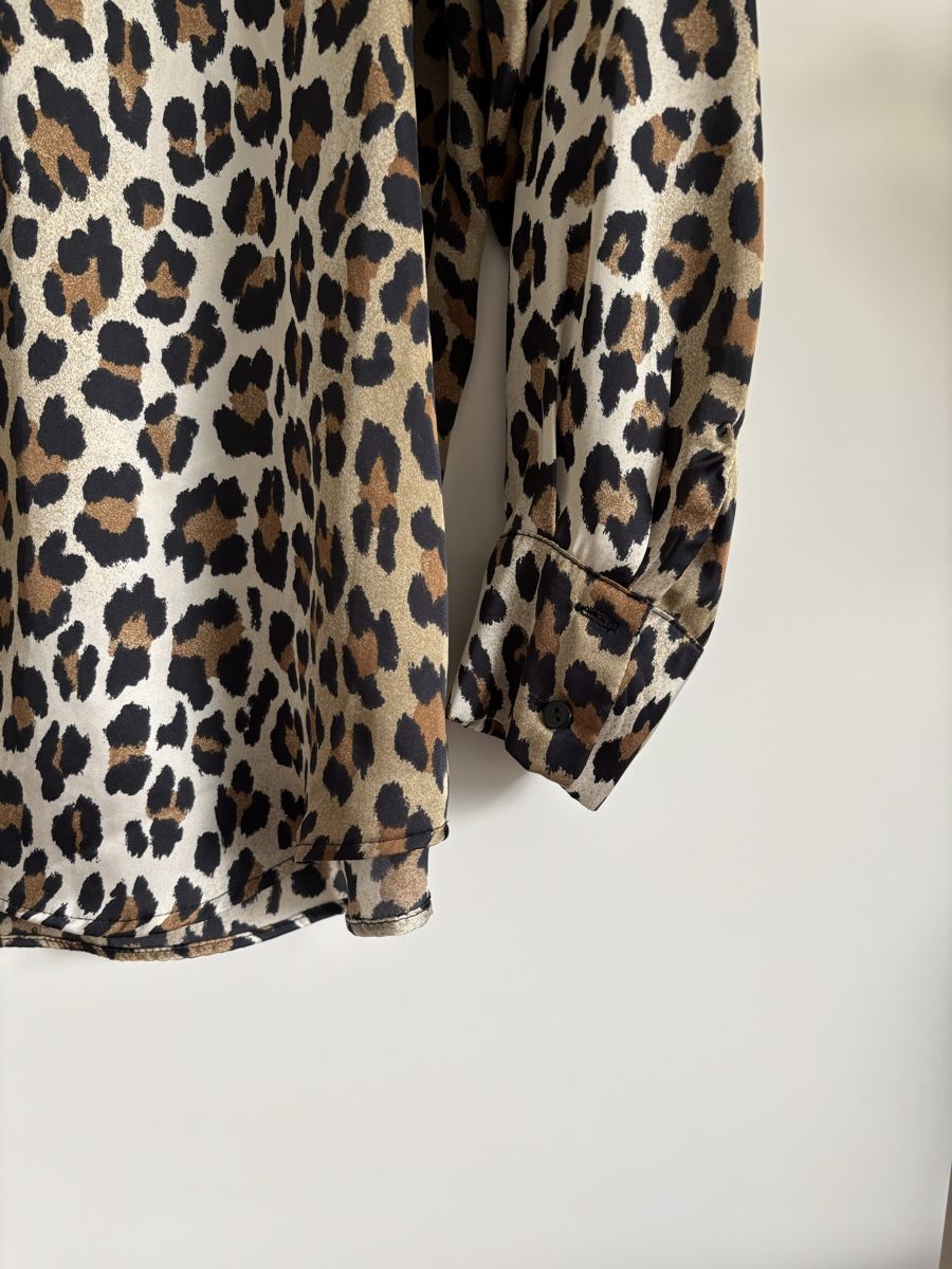 Zara Blusen: Zara patterned blouse in a leopard print Size M Oversize – Gebraucht aus Zürich von cha_jz8q 3