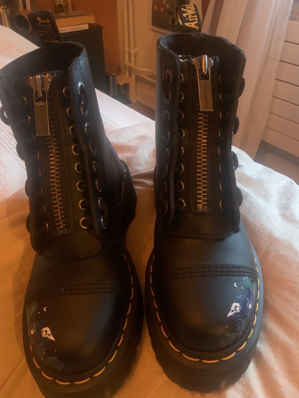 Dr. Martens Scarpe da donna: Dr martens plateforme avec fleurs - 38 – Usato da Rochefort venduto da runeii 1