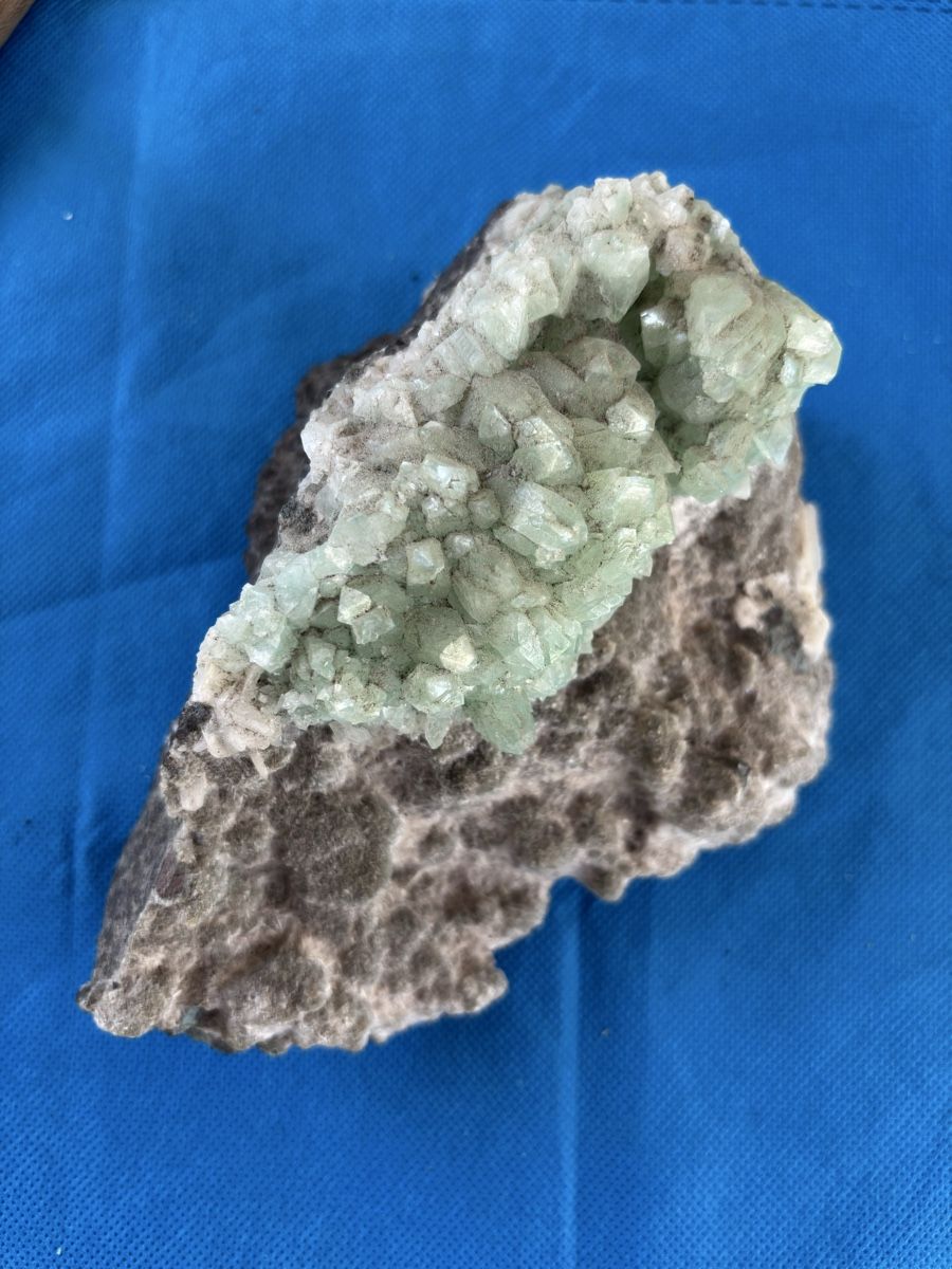 Minerali & Pietre curative: Fluorapophylit Kashmir Mountains – Usato da Ballwil venduto da Buggy20 1