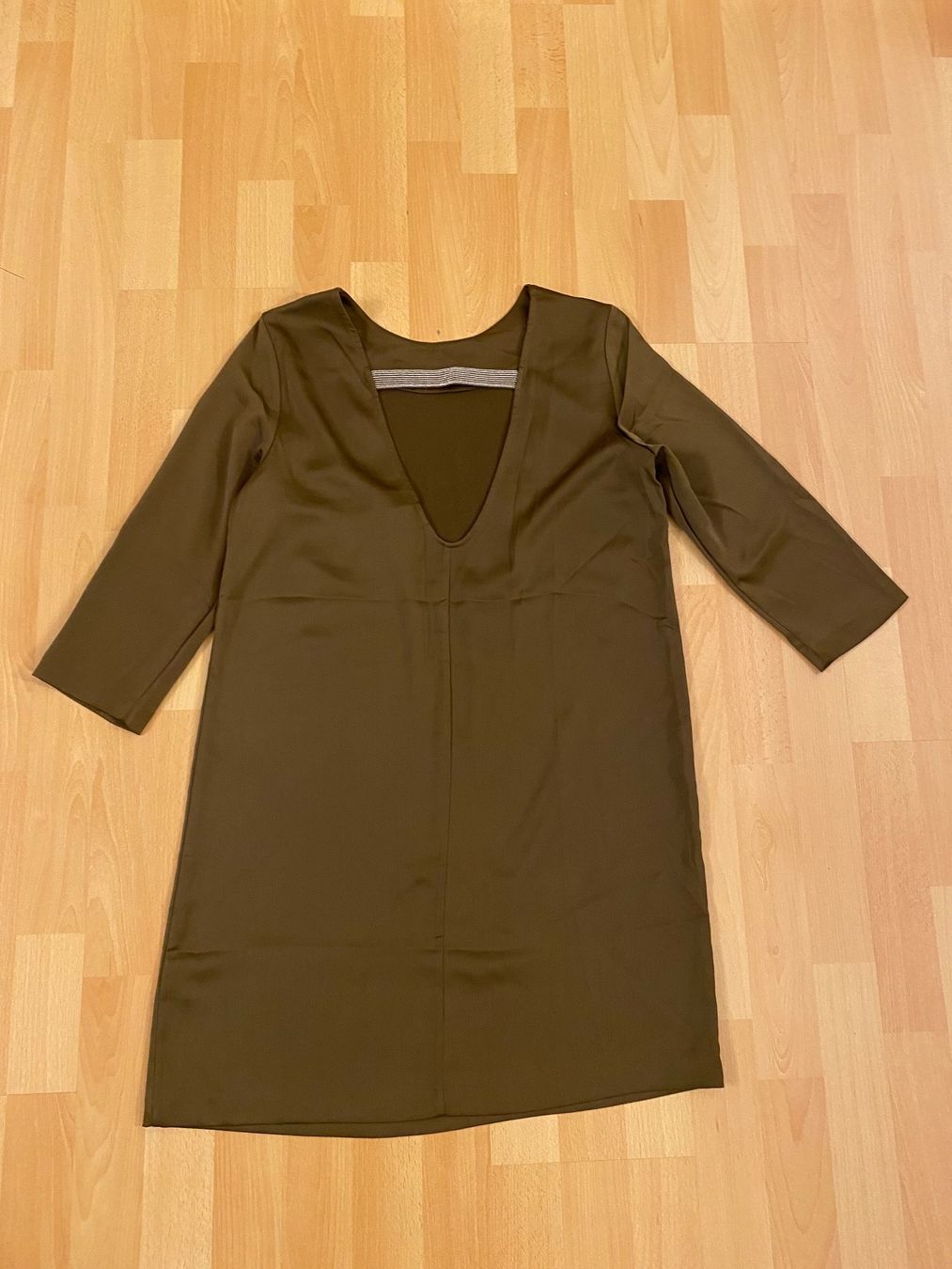 H&M Kleider: Kleid olive Gr 40 Neu – Neu (gemäss Beschreibung) aus Zürich von Herbion1 1