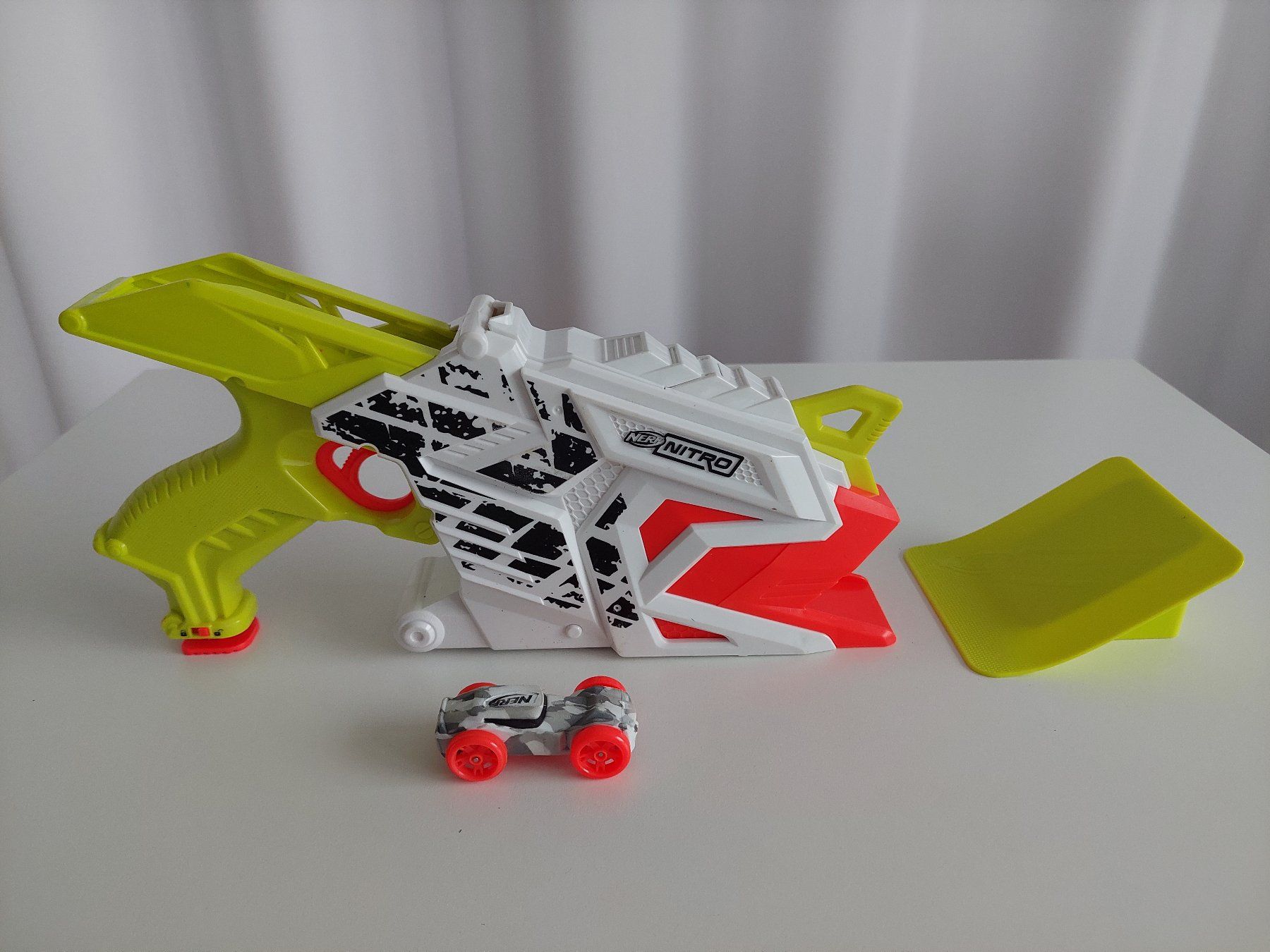 Hasbro Giocattoli: Hasbro Nerf Nitro AeroFury Ramp Rage / Car-Blasting Action – Usato da Zürich venduto da Lacoste06