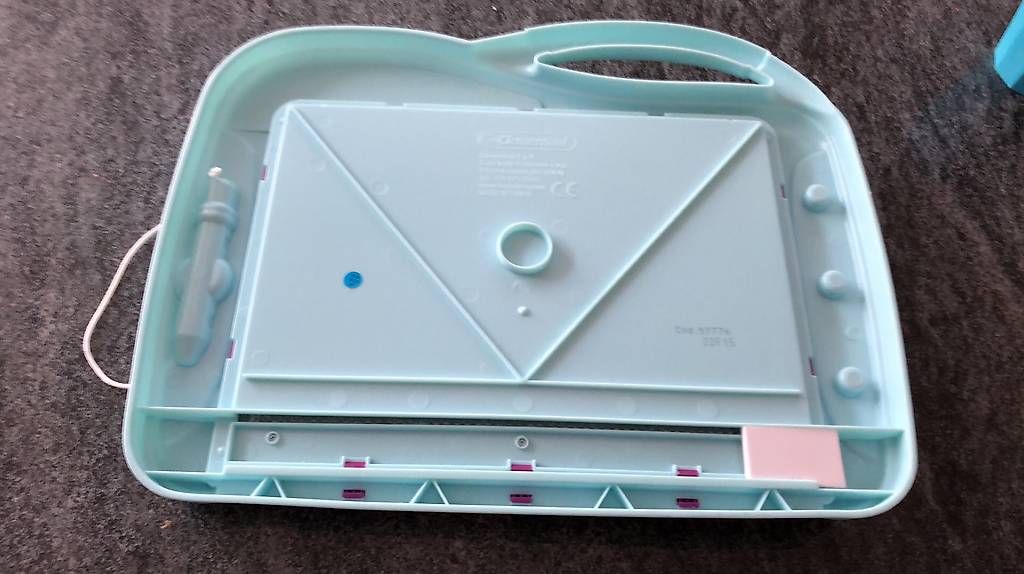 Giocattoli: Maltafel Frozen mit Stempel – Usato da Oberbuchsiten venduto da etr_2jg5 2