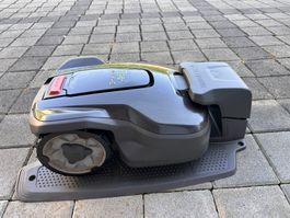 Husqvarna Automower 305 Rasenroboter von 2023 mit Garage!