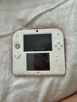 Nintendo 2DS Konsole mit Ladekabel und Spiel