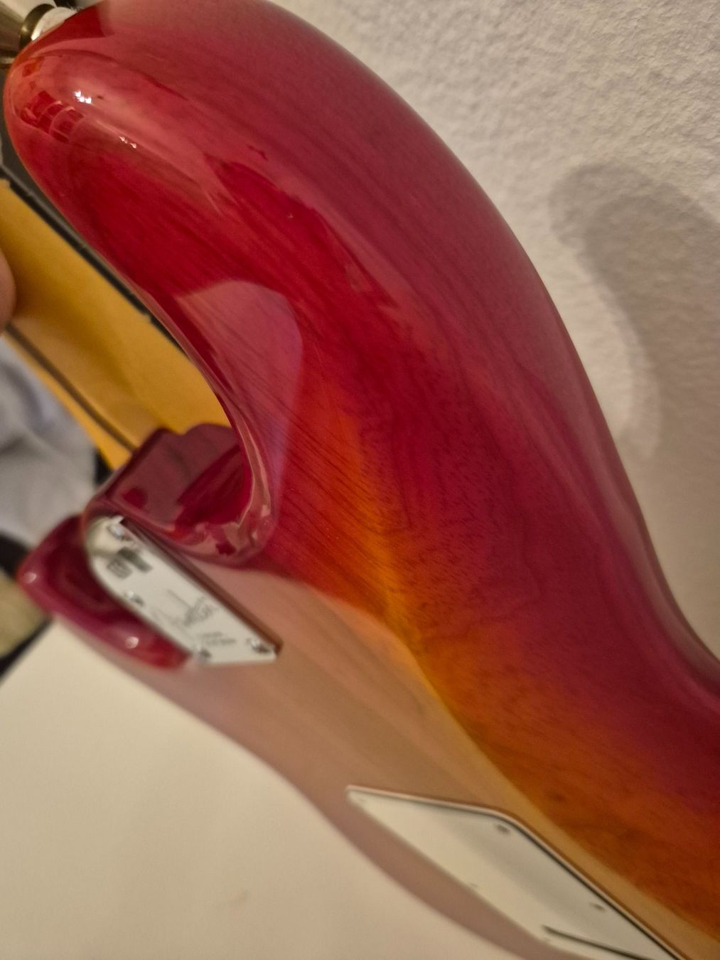 Fender Strumenti musicali: Fender stratocaster american elite Aged Chary modifiziert – Usato da Zürich venduto da mtm_6wl8 8
