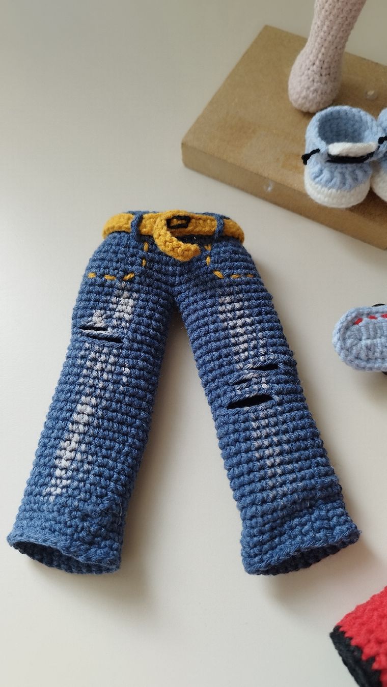 Bambole: Handmade Crochet Boy Doll with Accessories - New - – Nuovo e nell'imballaggio originale da Arnex-sur-Orbe venduto da can_97vn 8