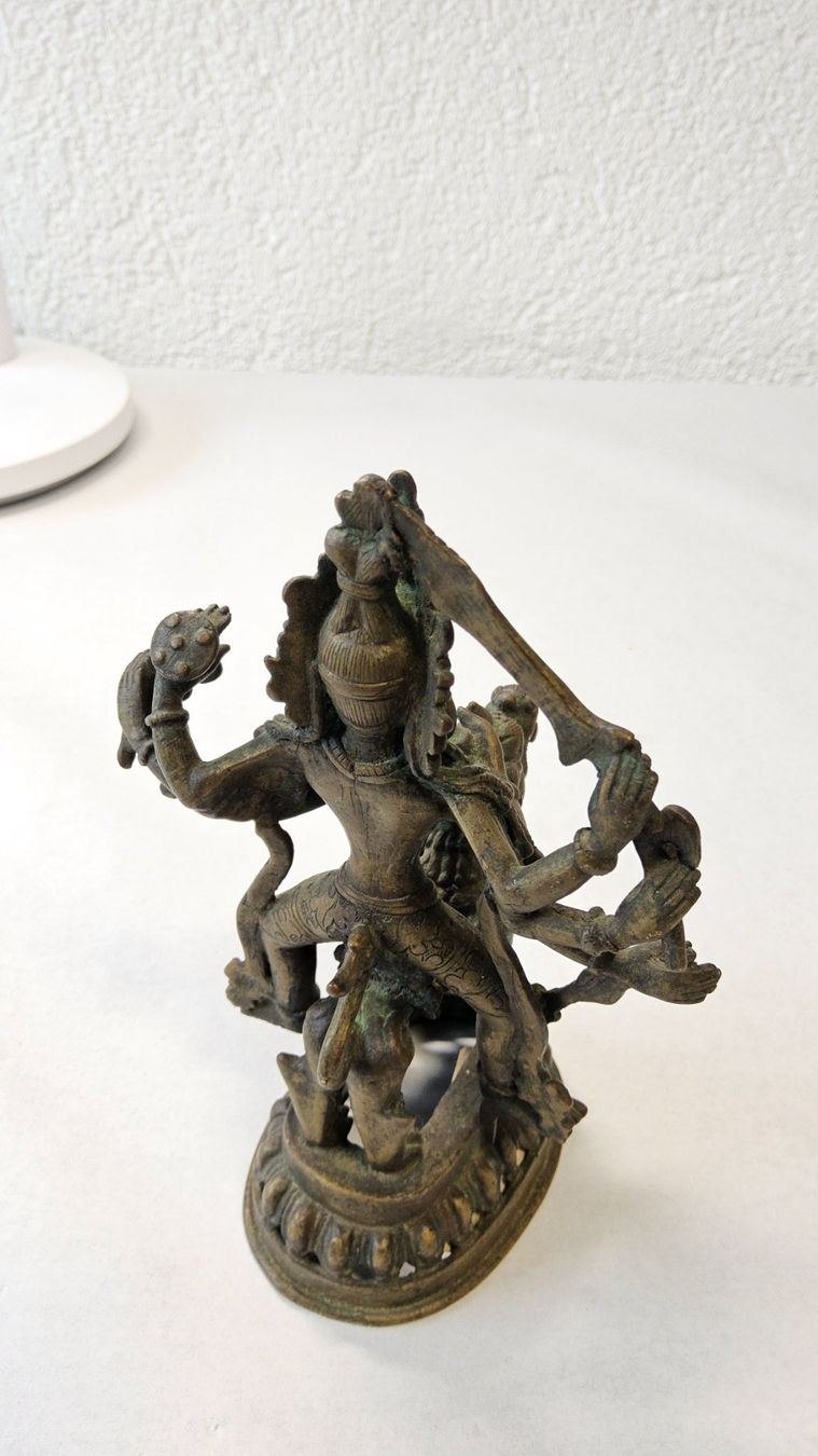 Figuren: Ancienne sculpture en bronze – Gebraucht aus Malleray von Frederic24 8