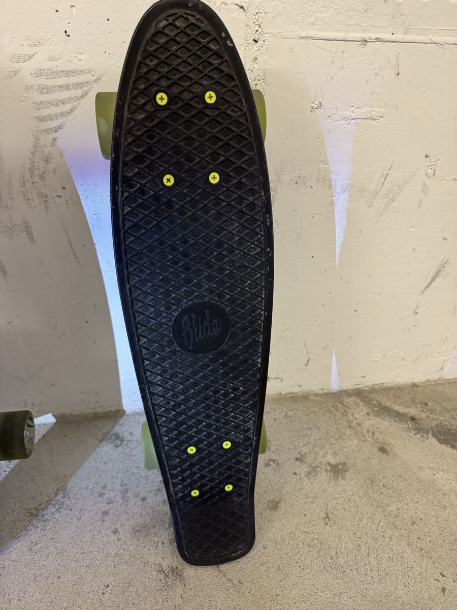 Penny Skateboards Skateboards: Pennyboard wenig gebraucht – Gebraucht aus Fällanden von eti_radu