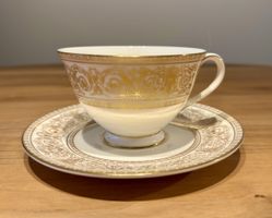 Royal Doulton « Sovereign » H4973 – tasse & soucoupe