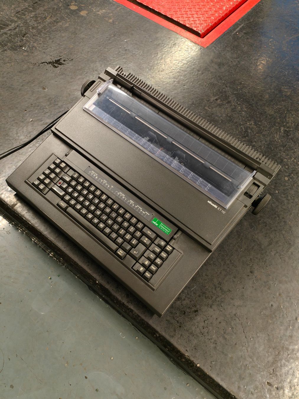 Olivetti Macchine da scrivere: Schreibmaschine Olivetti ET112 – Usato da Oberengstringen venduto da Reifen-Lagerverkauf
