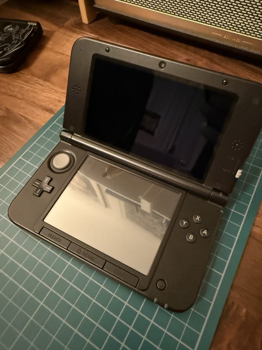 Nintendo Console: Nintendo 3DS XL inkl. Ladekabel – Usato da Dottikon venduto da bend 7