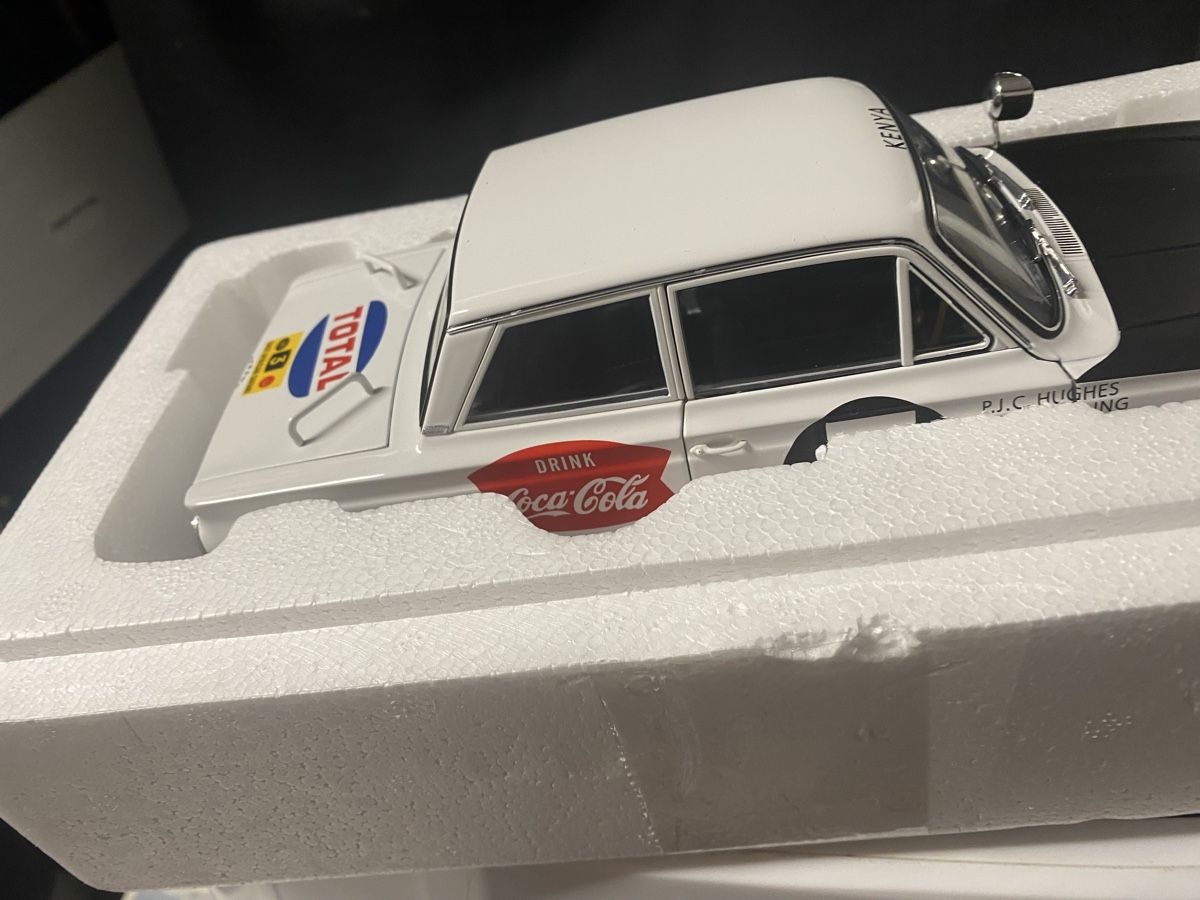 Modellini d'auto: Model Auto 1:18 Ford – Usato da Bischofszell venduto da Diamond1 2