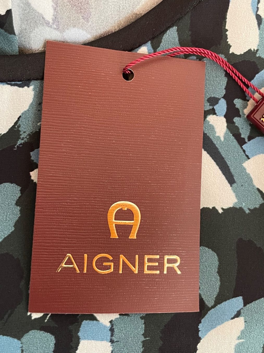 Aigner Camicette: Camicetta in seta AIGNER **NUOVA** – Nuovo (secondo la descrizione) da Castel San Pietro venduto da Moregi 4