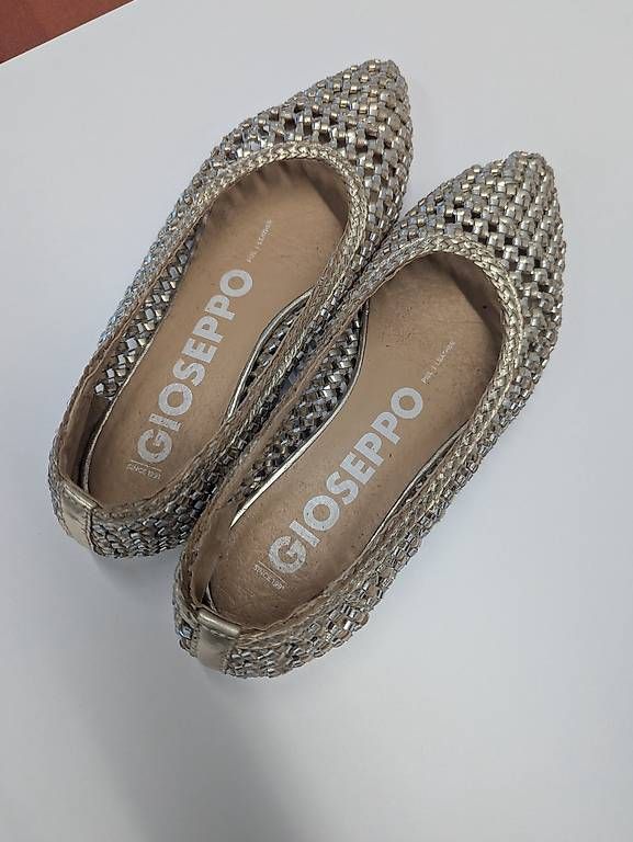 Chaussures femmes: Gioseppo metallic leather flats – D'occasion à Zürich par ale_ht7x