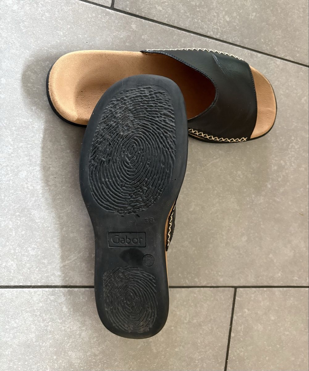 Gabor Scarpe da donna: Gabor Pantolette schwarz 38 – Nuovo (secondo la descrizione) da Leuzigen venduto da Bonjo 1