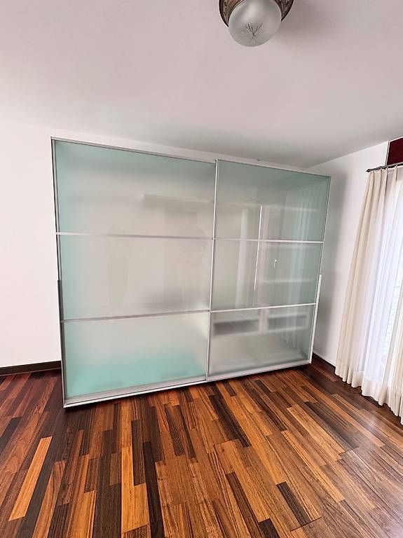 Armoires: Designer glass schrank – D'occasion à Binningen par ferschdenix