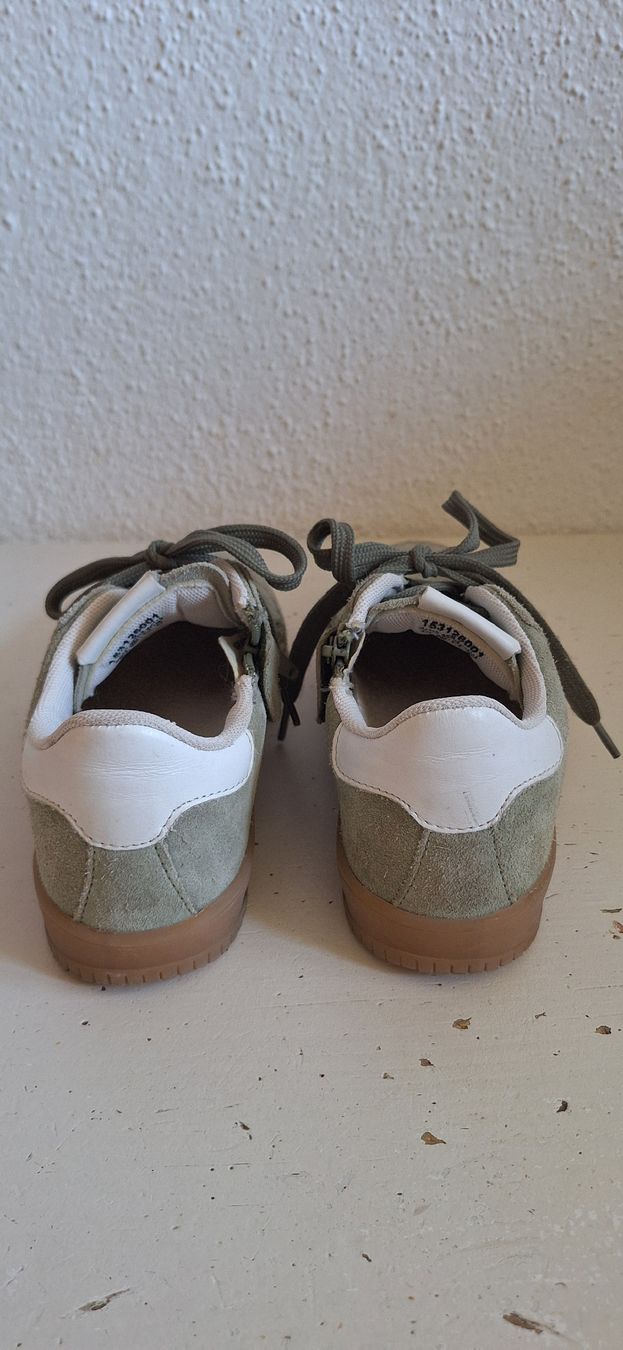 Esprit Herrenschuhe: Esprit Sneaker,Leder, Khaki-Grün, Gr. 35 – Gebraucht aus Richterswil von C011 2