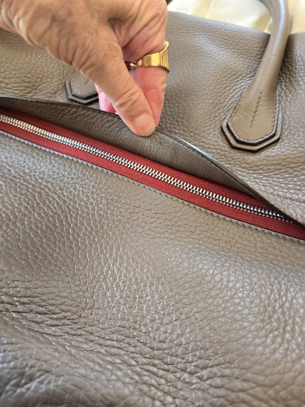 Bally Borse: Bally Boston Bag taube Leder XL – Nuovo (secondo la descrizione) da Bottmingen venduto da sandy_2 7