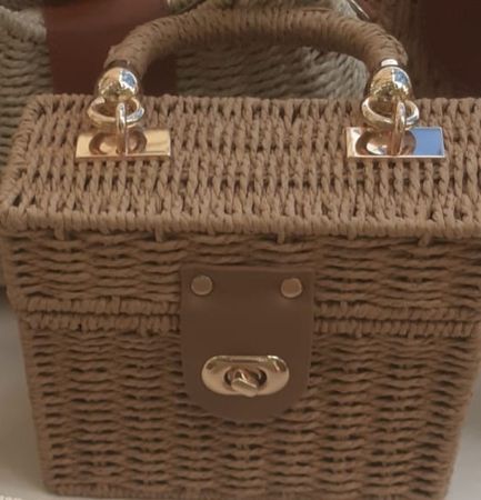 Korb Tasche beige mit goldenen Elementen Neu. 