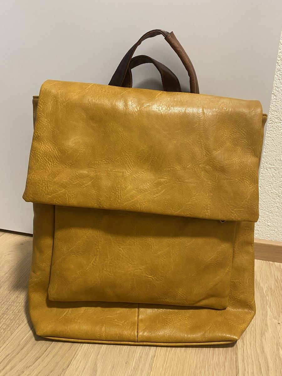Zaini: Rucksäckli Kunstleder, senfgelb – Nuovo (secondo la descrizione) da Alchenstorf venduto da ann_ppl8 2