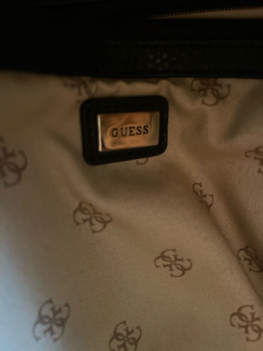 Guess Zaini: Guess Rucksack – Usato da Bülach venduto da Mimpf 2