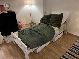 Weisses Bettgestell 90 × 200 cm mit Lattenrost