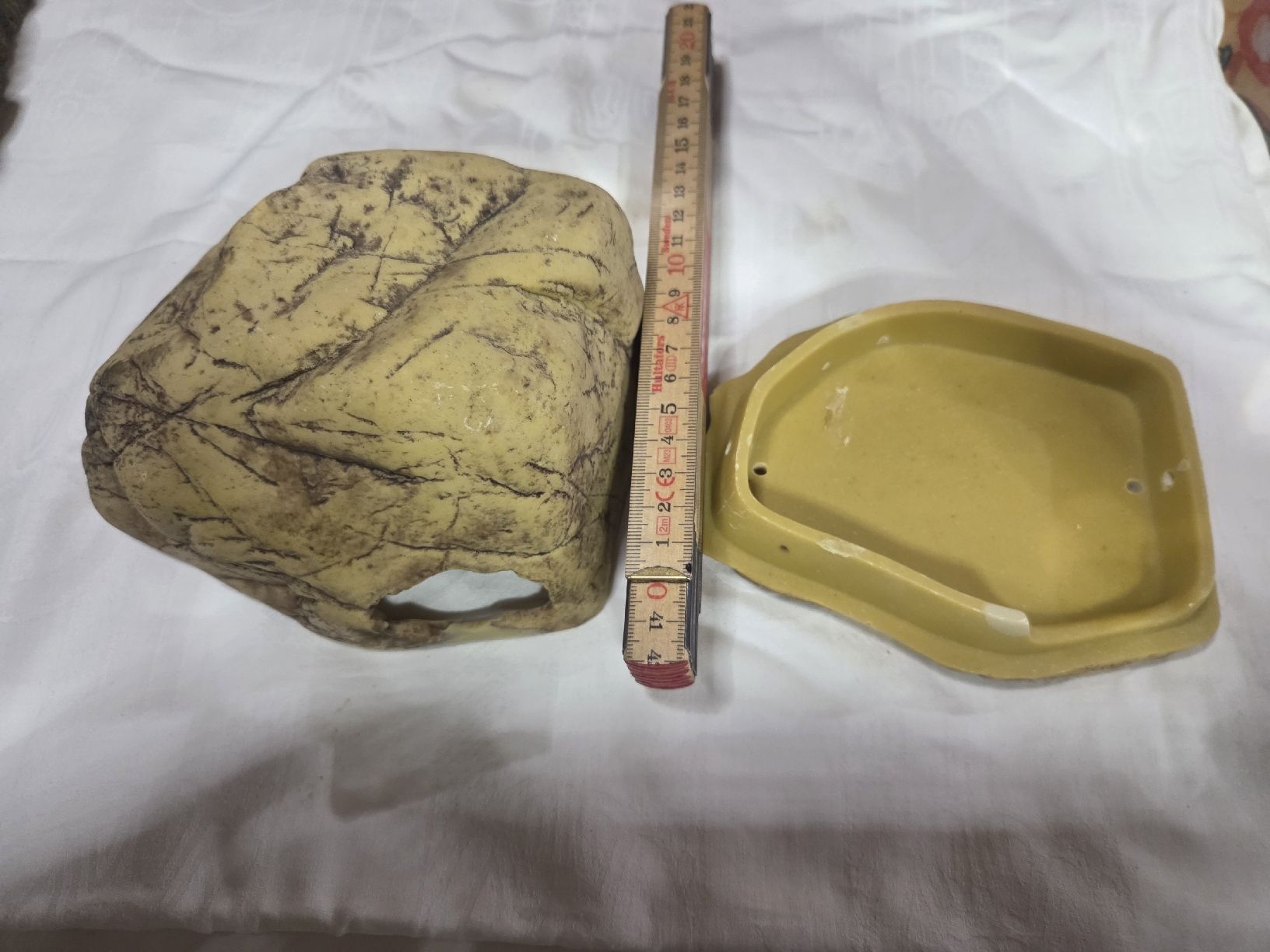 Tutte le decorazioni: grotte pour reptile ou autres  – Usato da Neuchâtel venduto da pasprie 1
