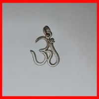 Halskette Anhänger OM Silber ?
