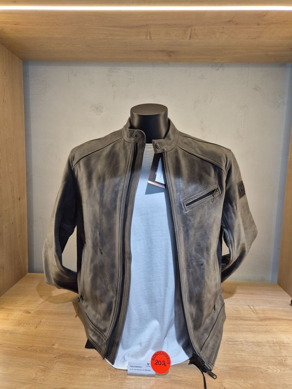 Giacche: Lederjacke CUPRA Original Neu – Nuovo (secondo la descrizione) da Dübendorf venduto da AMAG-Autowelt