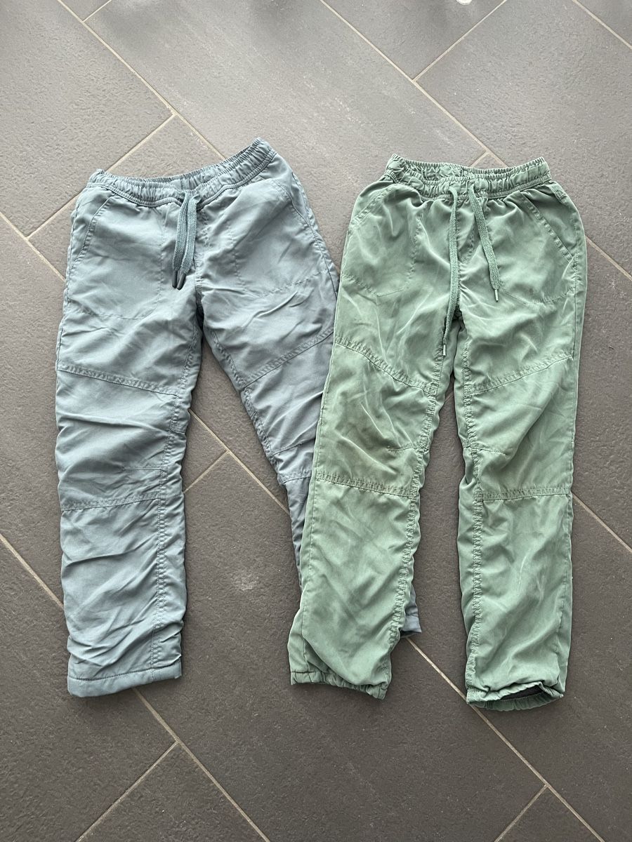 Kleiderpakete & -sets: 2 gefütterte Stoffhosen Gr. 128 – Gebraucht aus Rottenschwil von gle81