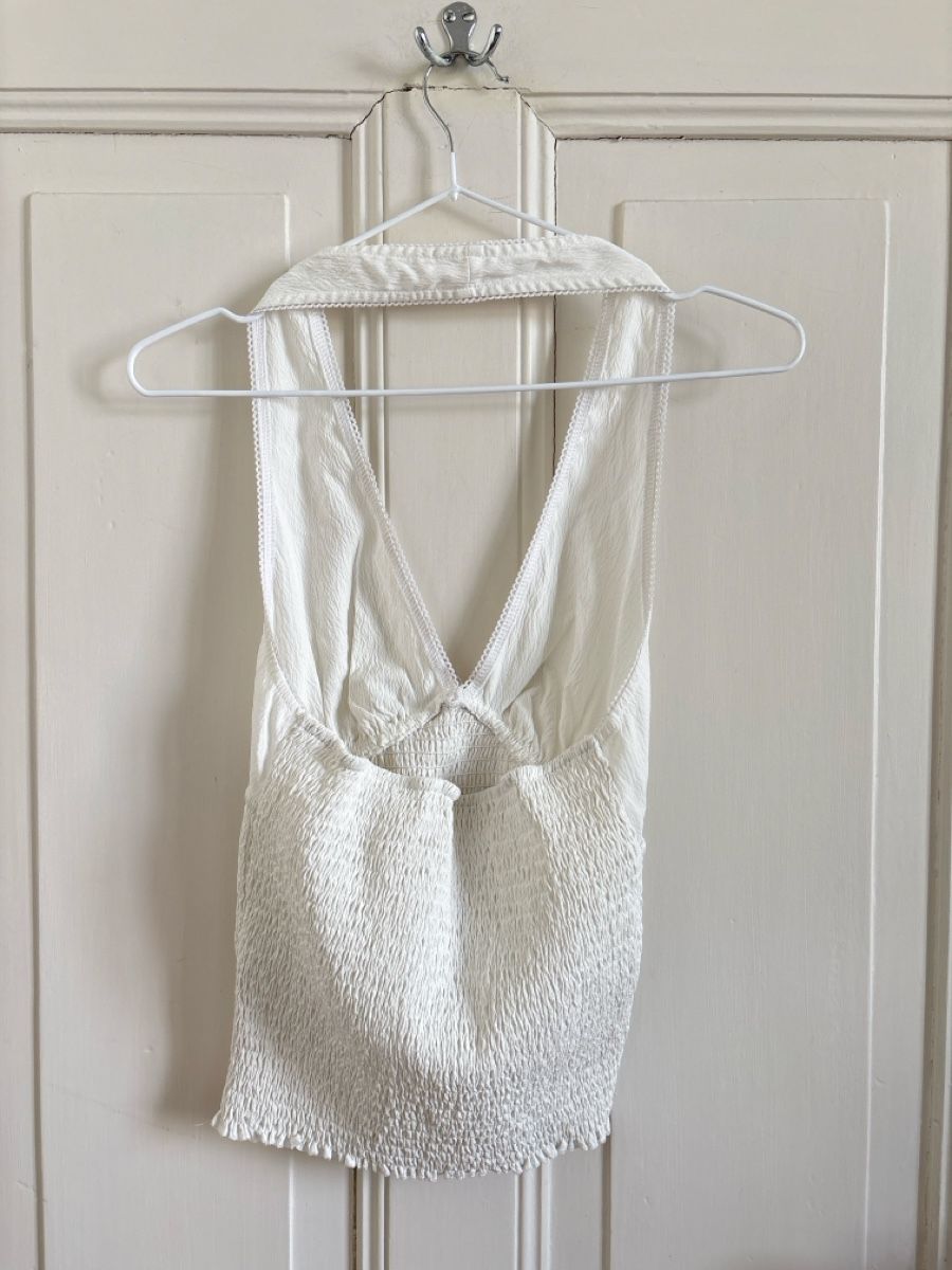 Shein Tops: Shein White halter neck top - Size M – Gebraucht aus Zollikon von ely.p 3