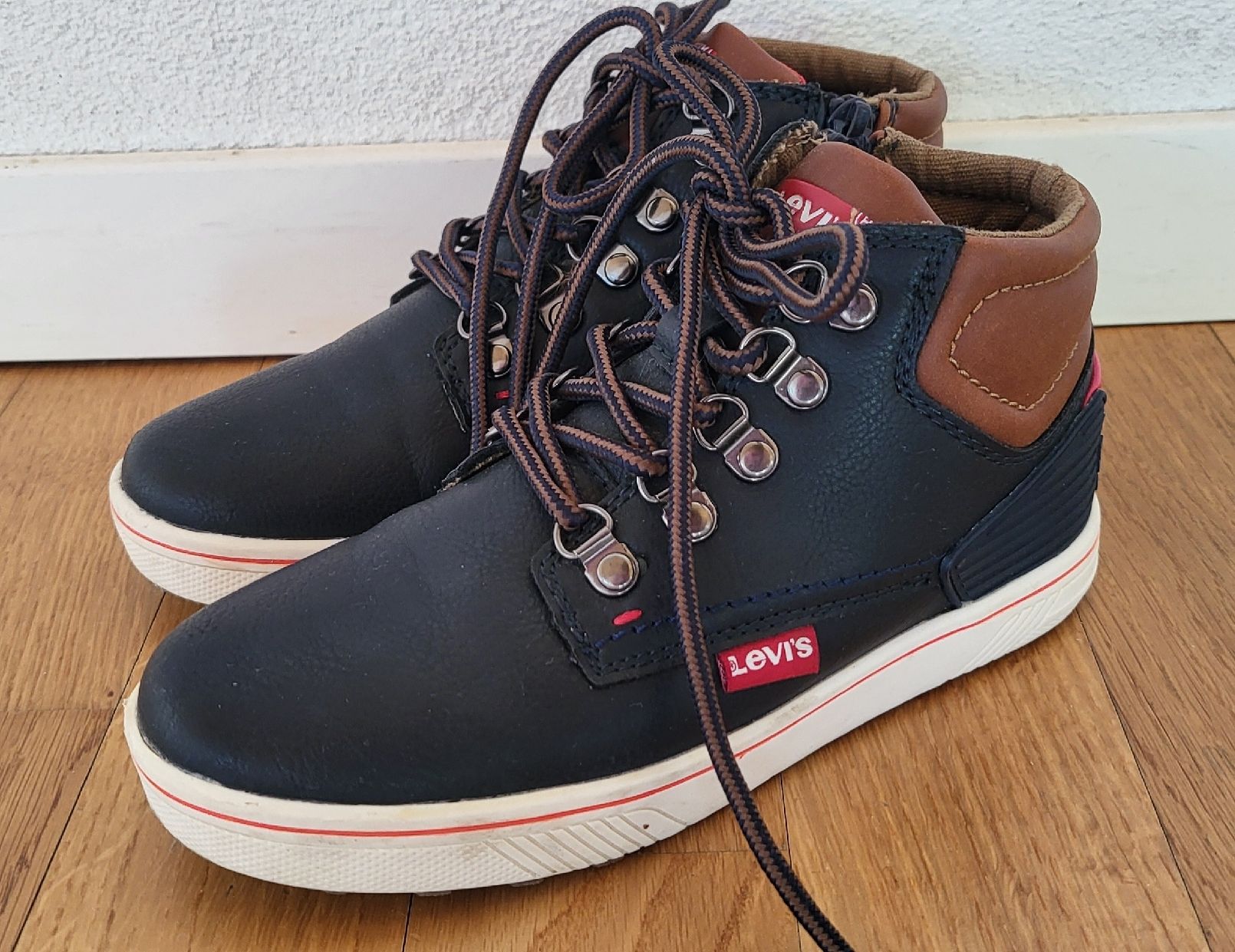 Levi's Scarpe da uomo: Chaussures  Levi's, taille 31  en cuir – Usato da Lavey-Village venduto da agaddy 8