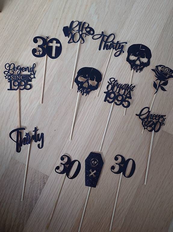 Teglie da forno: 13 Muffin Topper - 30. Geburtstag – Usato da Winterthur venduto da CeVe95