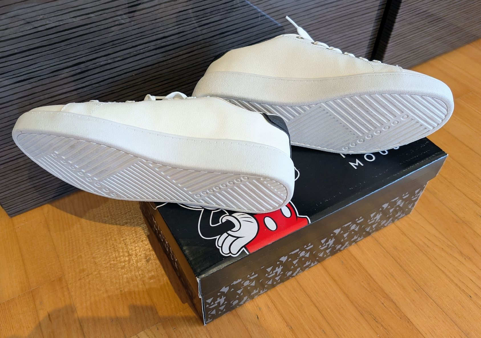 Scarpe da donna: Damenschuh Mickey Mouse Grösse 38 – Nuovo (secondo la descrizione) da Lenzburg venduto da RockTickets 2