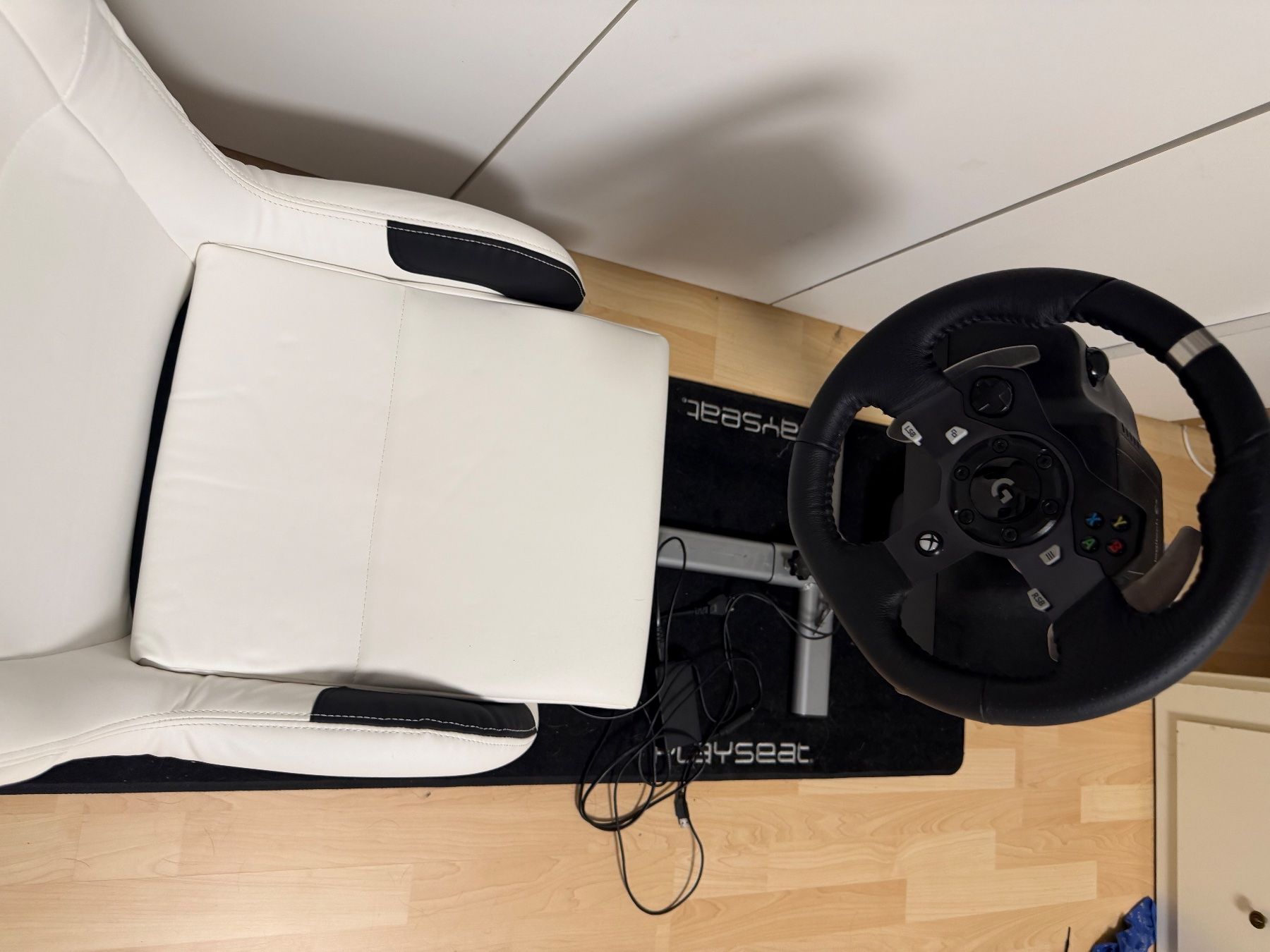 Playseat Sedie: Playseat Rennsitz mit Logitech Lenkrad gebraucht – Usato da Rüdlingen venduto da Erik-H 2