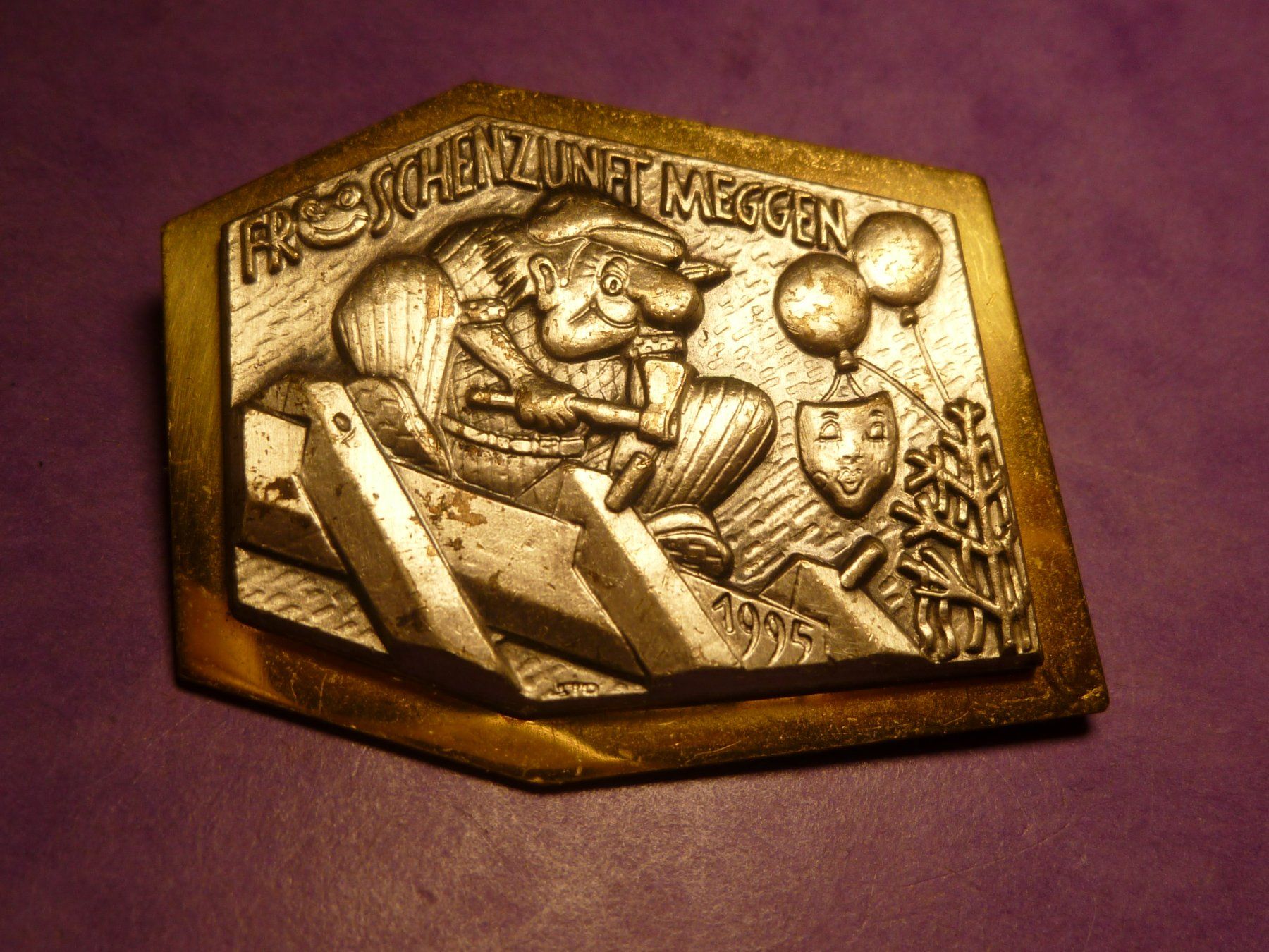Plaketten & Abzeichen: MEGGEN 1995 GOLD – Gebraucht aus Ried (Muotathal) von Mandarin02