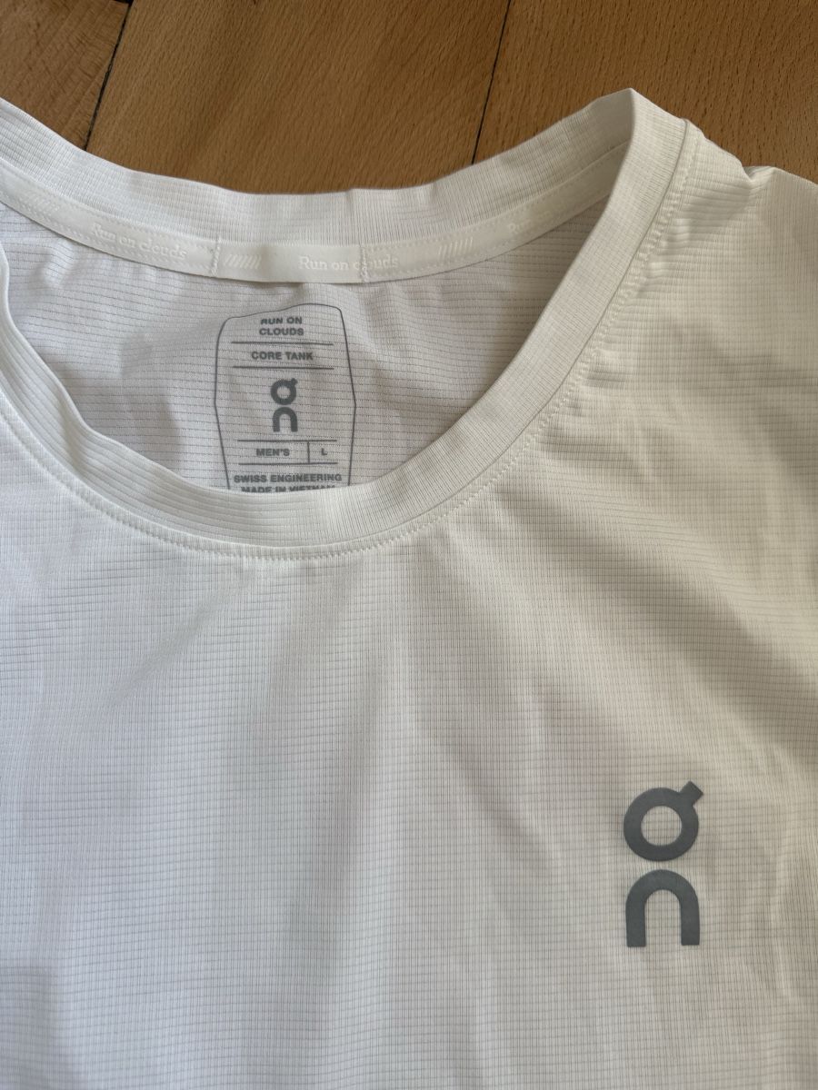 T-Shirts: On Tank Top weiss – Gebraucht aus Bern von Laufsport3000 1