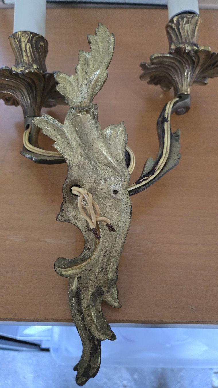 Lampade: Antike Wandleuchte aus Messing, 2-flammig – Usato da Uzwil venduto da BrokiFloh 5