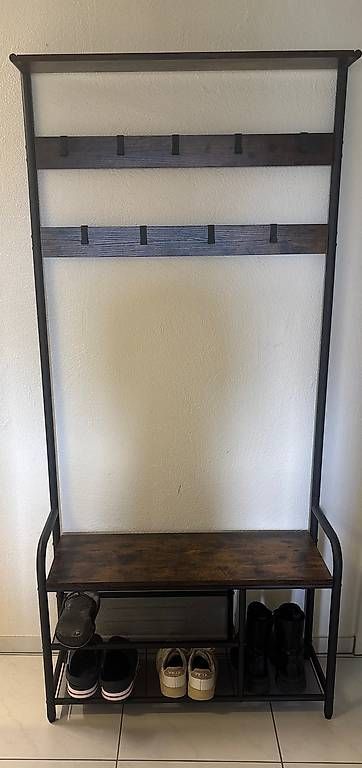 Guardaroba: Garderobe Vintage – Usato da Hünenberg venduto da val_zs9z